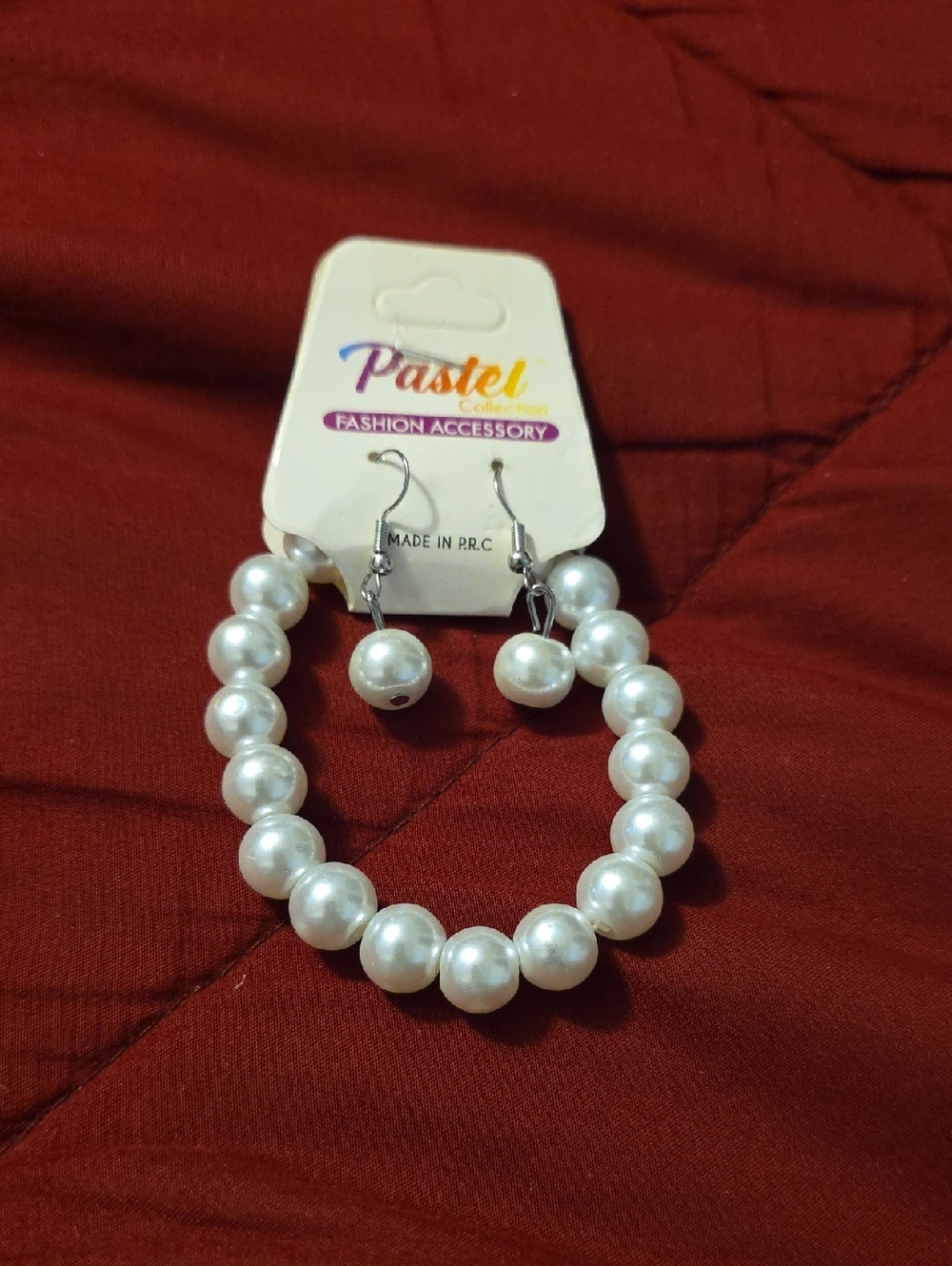 Pastels Pearl Necklace and Earring Set in White